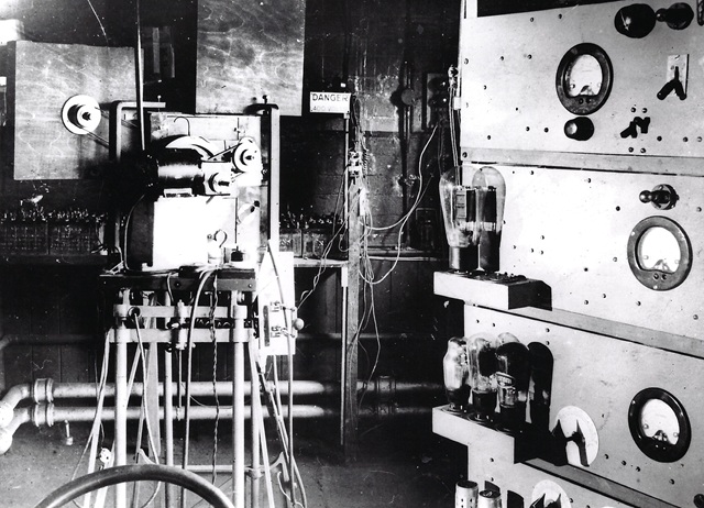 Sound on film recording equipment integrating the Williamson silent camera